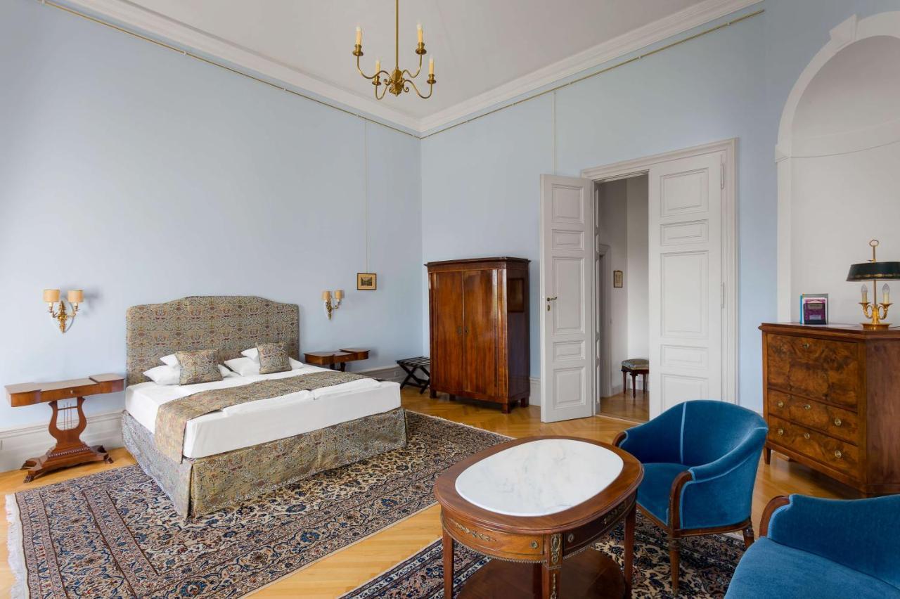 Karolyi Kastely Hotel & Restaurant Fehervarcsurgo ภายนอก รูปภาพ