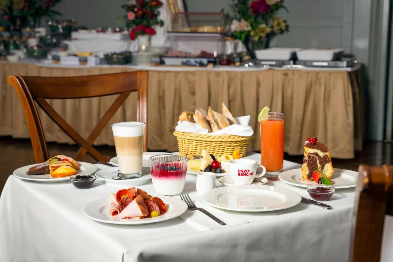 Karolyi Kastely Hotel & Restaurant Fehervarcsurgo ภายนอก รูปภาพ