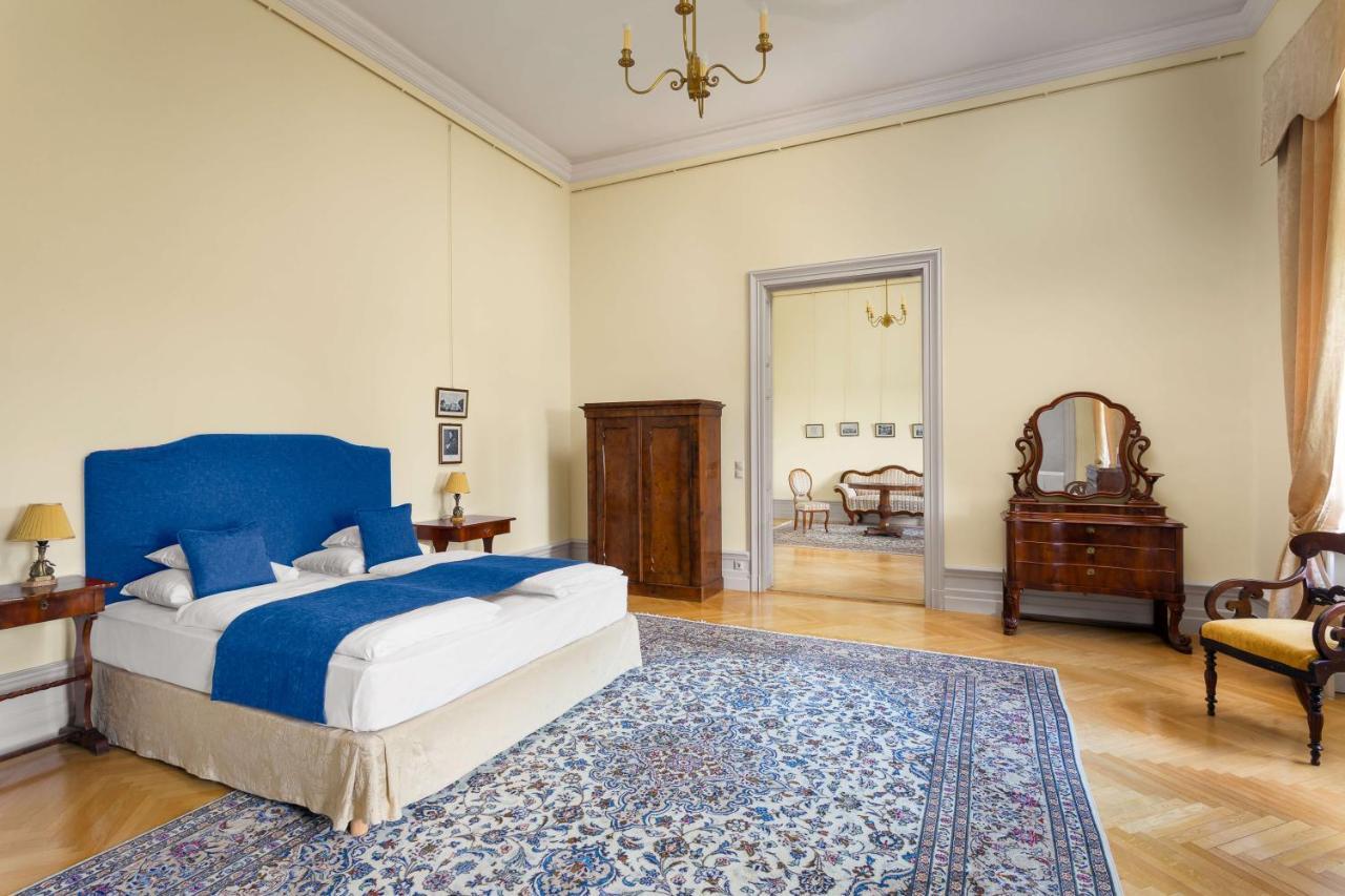 Karolyi Kastely Hotel & Restaurant Fehervarcsurgo ภายนอก รูปภาพ
