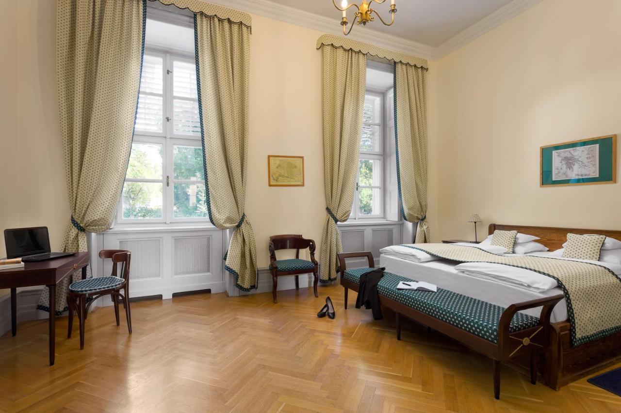 Karolyi Kastely Hotel & Restaurant Fehervarcsurgo ภายนอก รูปภาพ