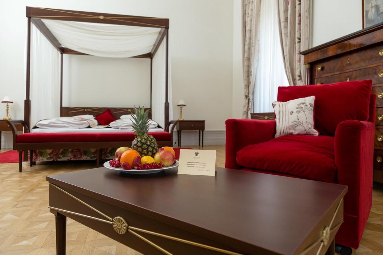 Karolyi Kastely Hotel & Restaurant Fehervarcsurgo ภายนอก รูปภาพ