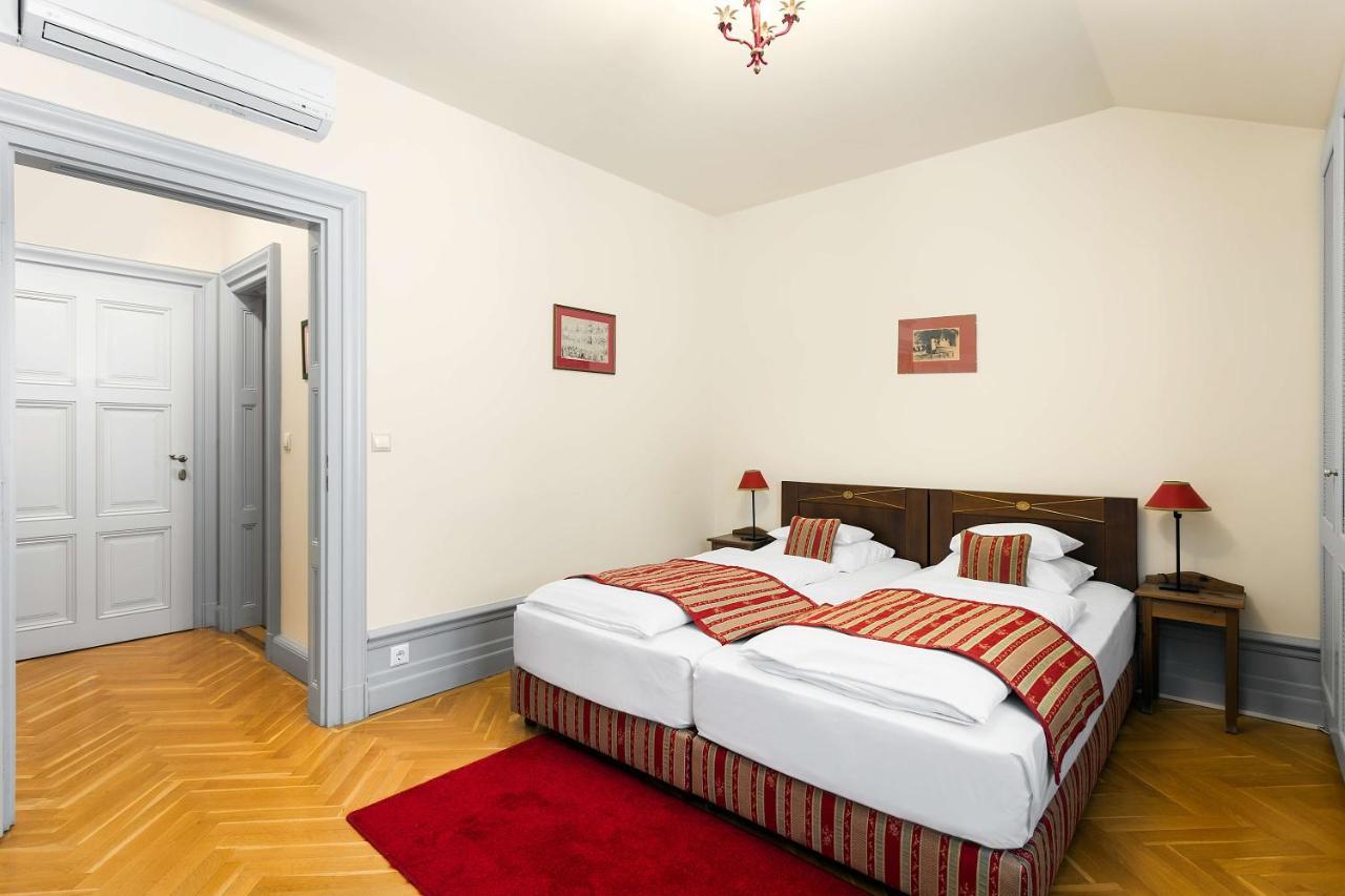 Karolyi Kastely Hotel & Restaurant Fehervarcsurgo ภายนอก รูปภาพ