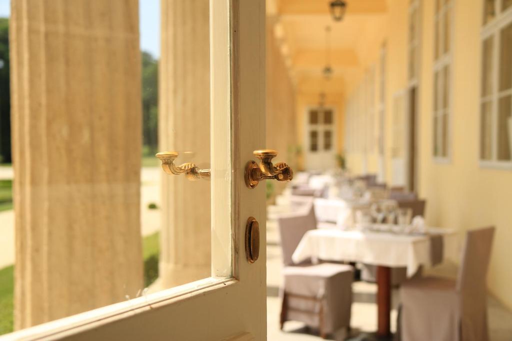 Karolyi Kastely Hotel & Restaurant Fehervarcsurgo ภายนอก รูปภาพ