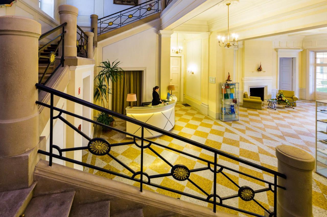 Karolyi Kastely Hotel & Restaurant Fehervarcsurgo ภายนอก รูปภาพ