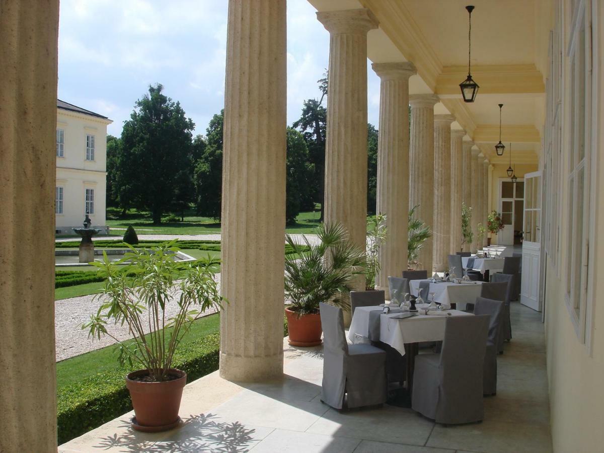 Karolyi Kastely Hotel & Restaurant Fehervarcsurgo ภายนอก รูปภาพ