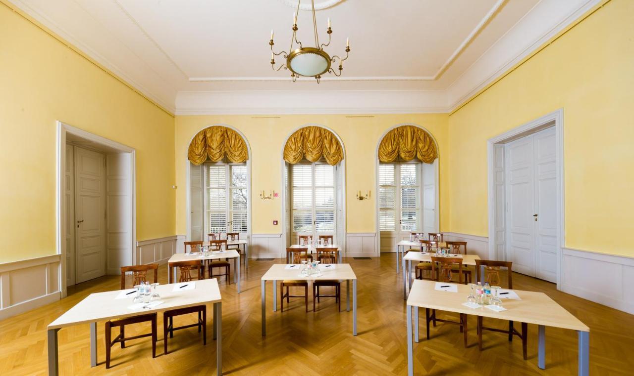 Karolyi Kastely Hotel & Restaurant Fehervarcsurgo ภายนอก รูปภาพ